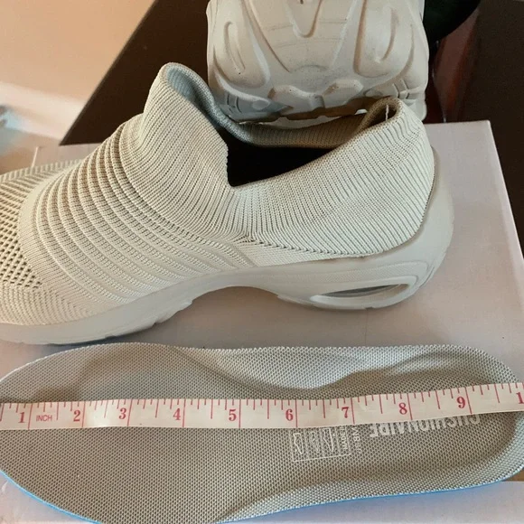 “Cushionaire” , shoes, size 8M - Picture 2 of 7